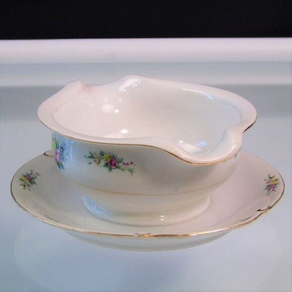 Vintage
Gravy Boat Occupied Japan China - Picture 2 of 8